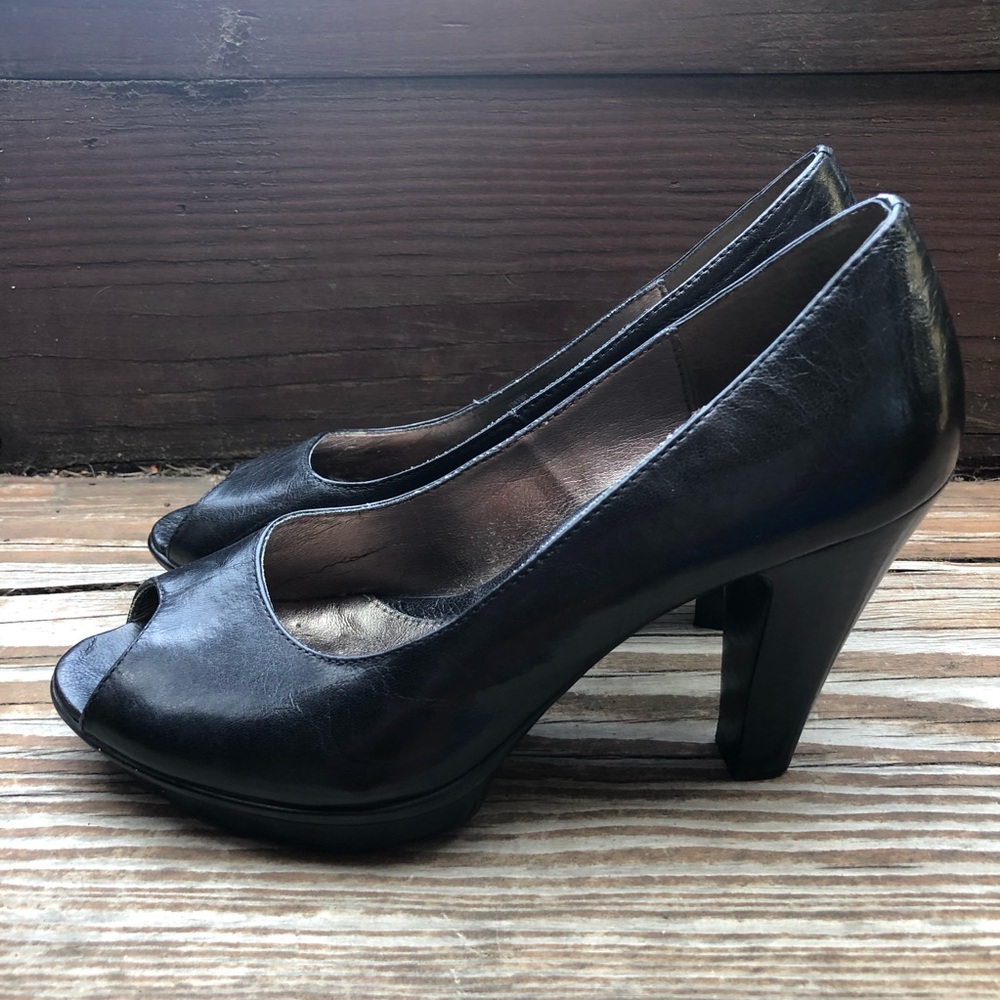 Sofft peep toe pumps heels black leather